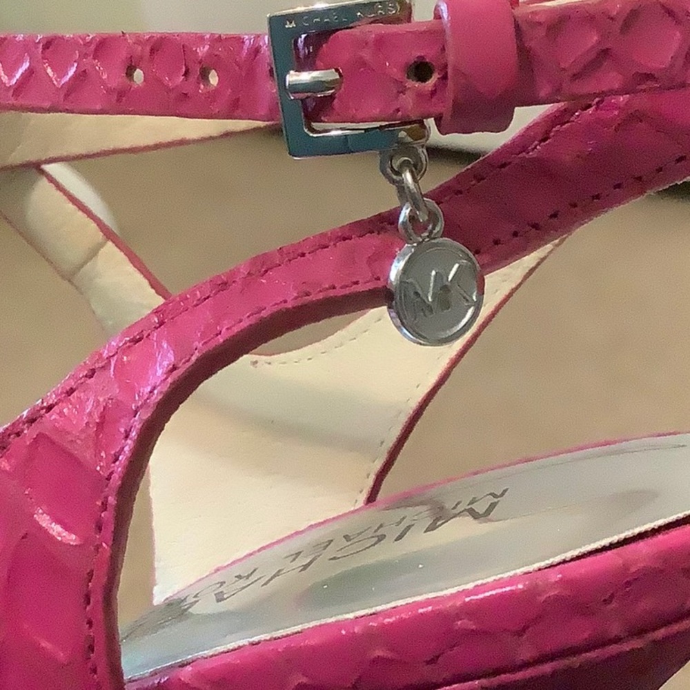 ♨️PRICE ⬇️MICHAEL MK hot pink heels, ankle straps - Picture 8 of 8